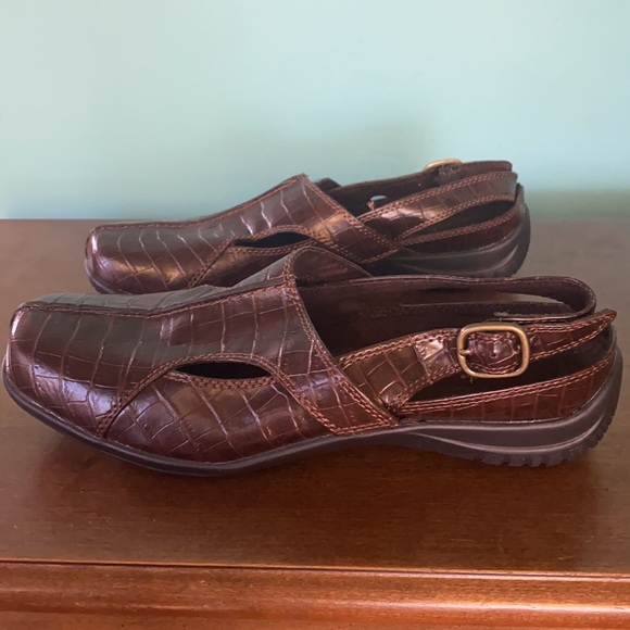 Easy Street Women’s Flats - Picture 3 of 4